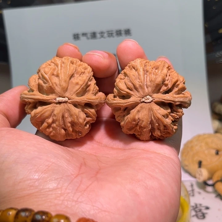 大***舌把件文玩核桃45粗筋