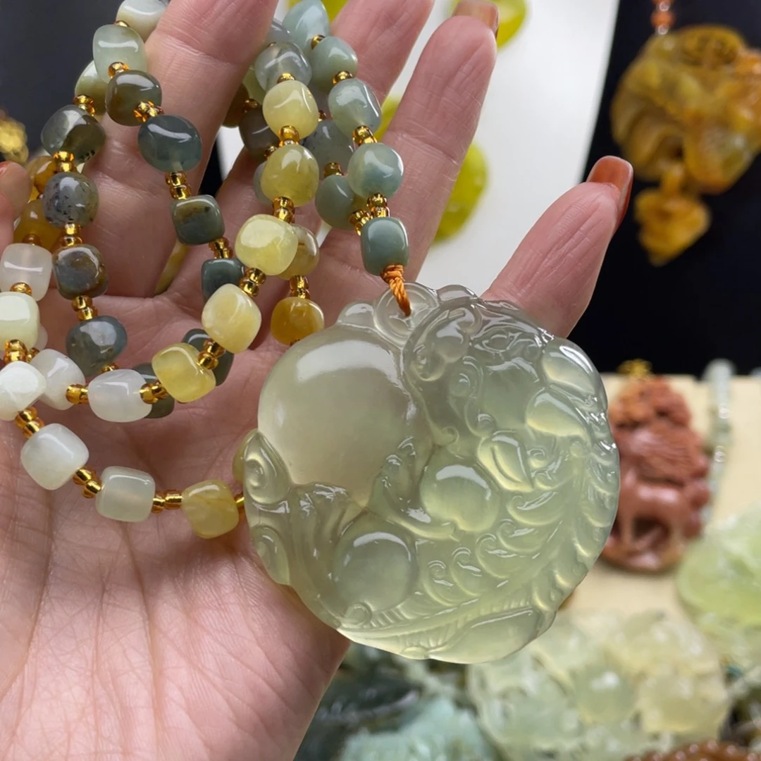 未镶嵌蛇纹石玉颈饰