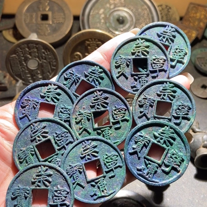 知***人铜现代工艺品仿制品