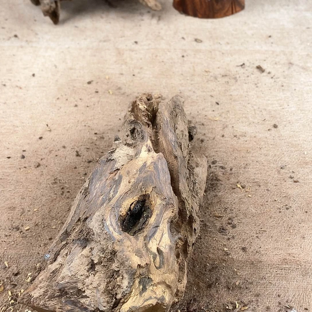 木专****机黄花梨随形料子