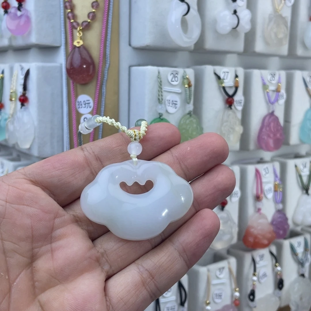 未镶嵌颈饰玛瑙/玉髓清*?