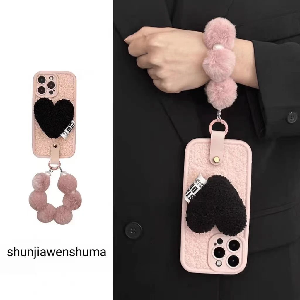 秋冬毛绒少女iPhone17promax手机壳15plus腕带适用苹果16女14/13