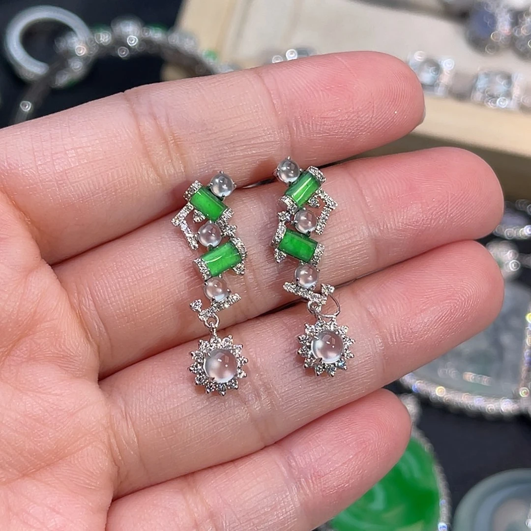 翡翠18K金镶嵌耳饰冰蛋