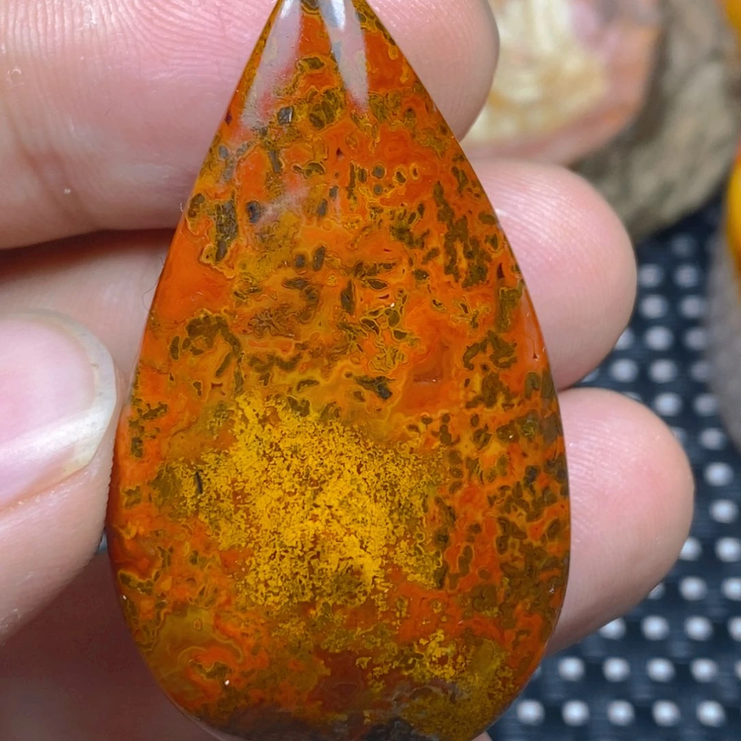 未镶嵌吊坠(不含链)玛瑙/玉髓倔**。