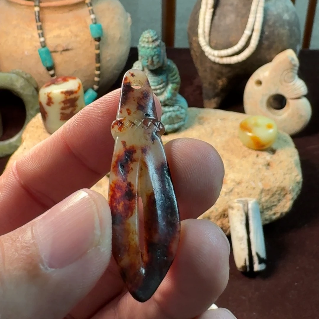 和田玉颈饰未镶嵌液****哥