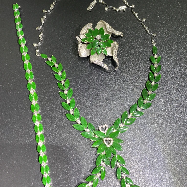 翡翠满绿豪镶套装