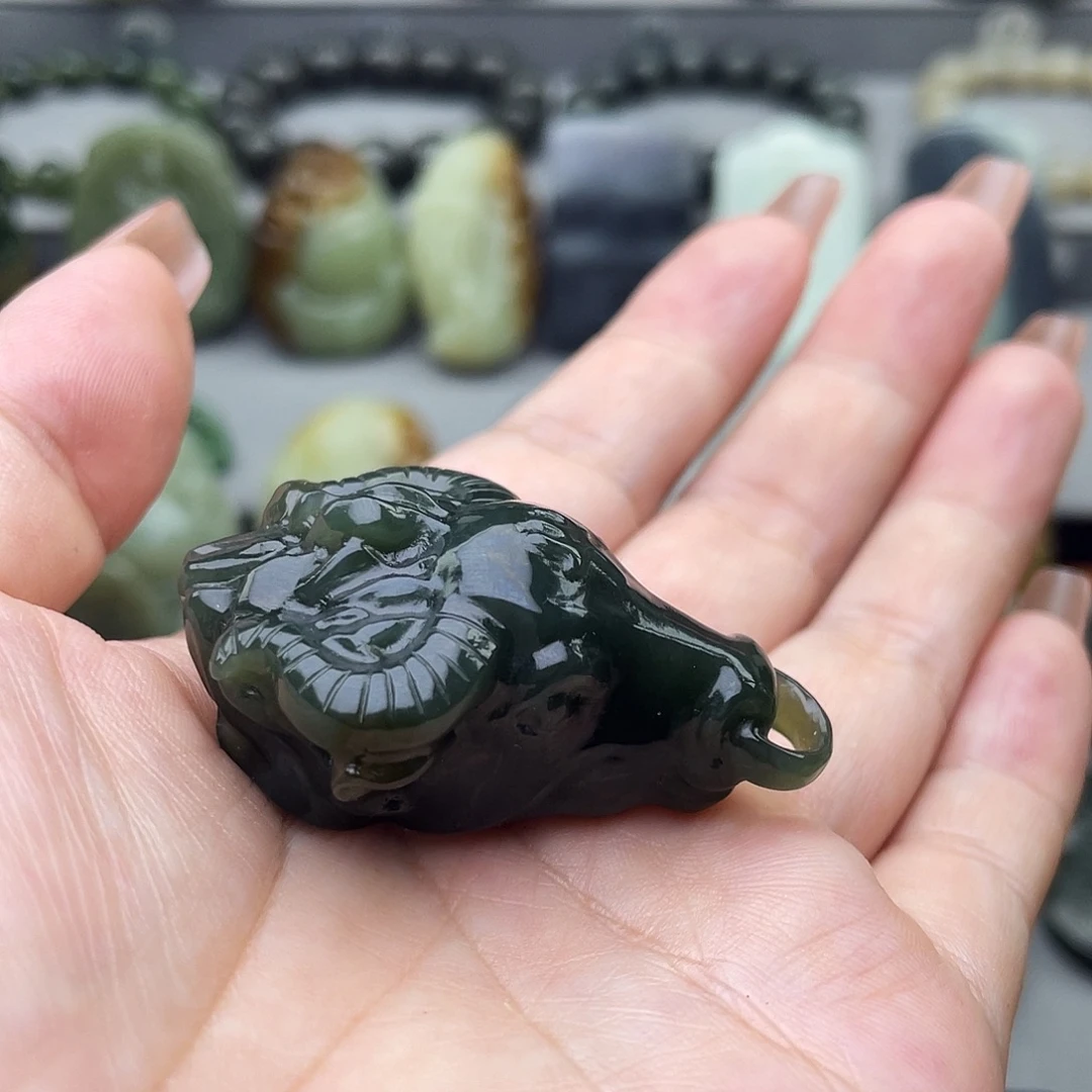 颈饰未镶嵌和田玉