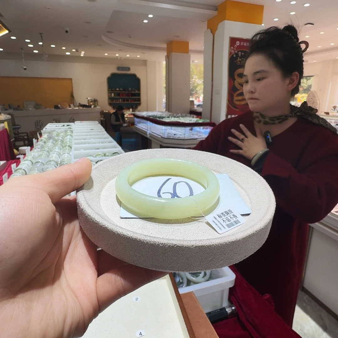 和田玉未镶嵌手镯47