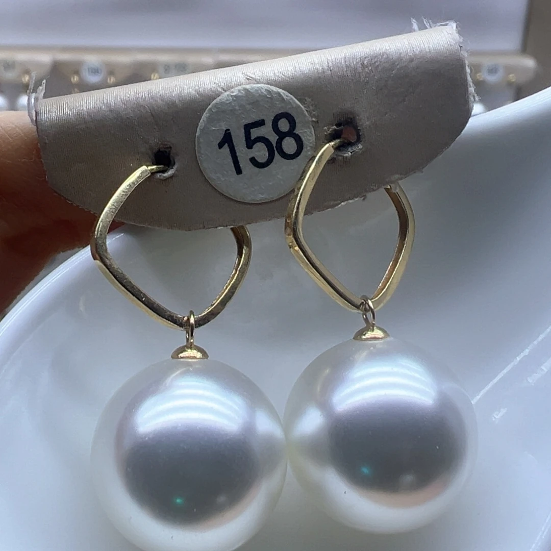 18K金镶嵌淡水珍珠耳饰