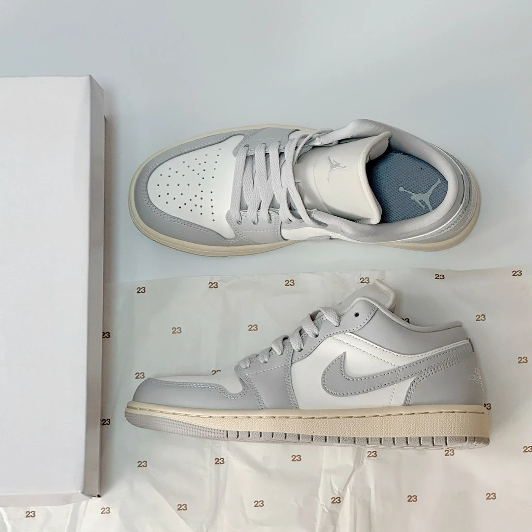NiKE耐克JORDAN WMNS AIR 1 LOW 灰白色低帮复古篮球鞋DC0774-103
