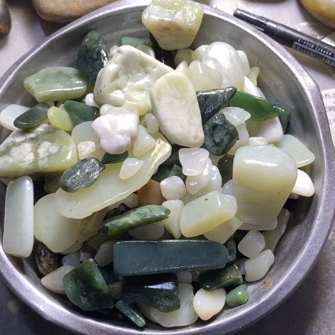 未镶嵌和田玉（糖玉）挂件