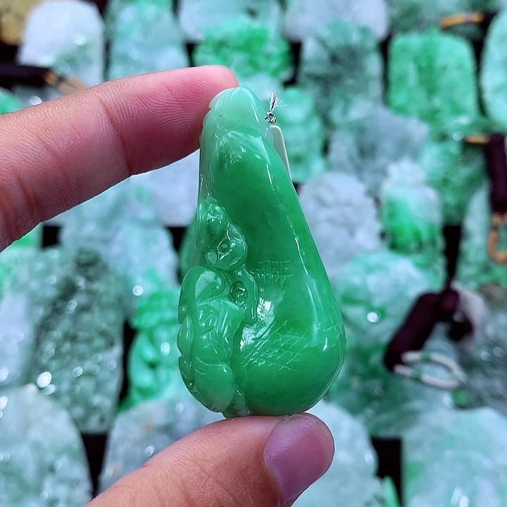 吊坠(不含链)未镶嵌翡翠