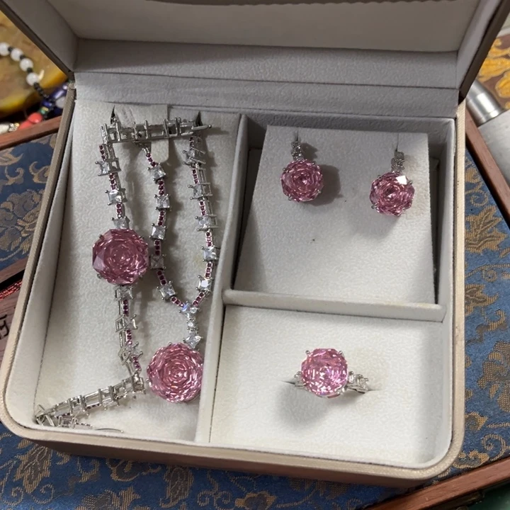 未镶嵌和田玉（糖玉）挂件