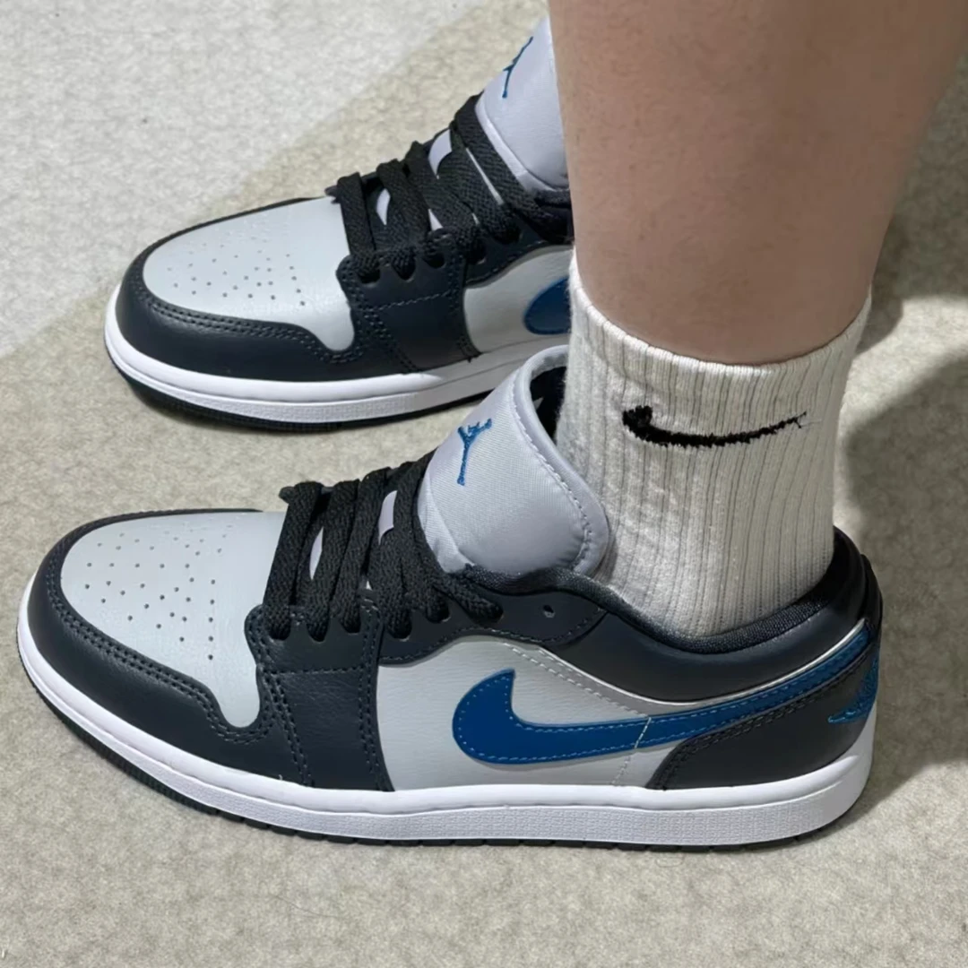Jordan Air Jordan 1 牛皮复古篮球鞋 女款 黑灰蓝DC0774-040