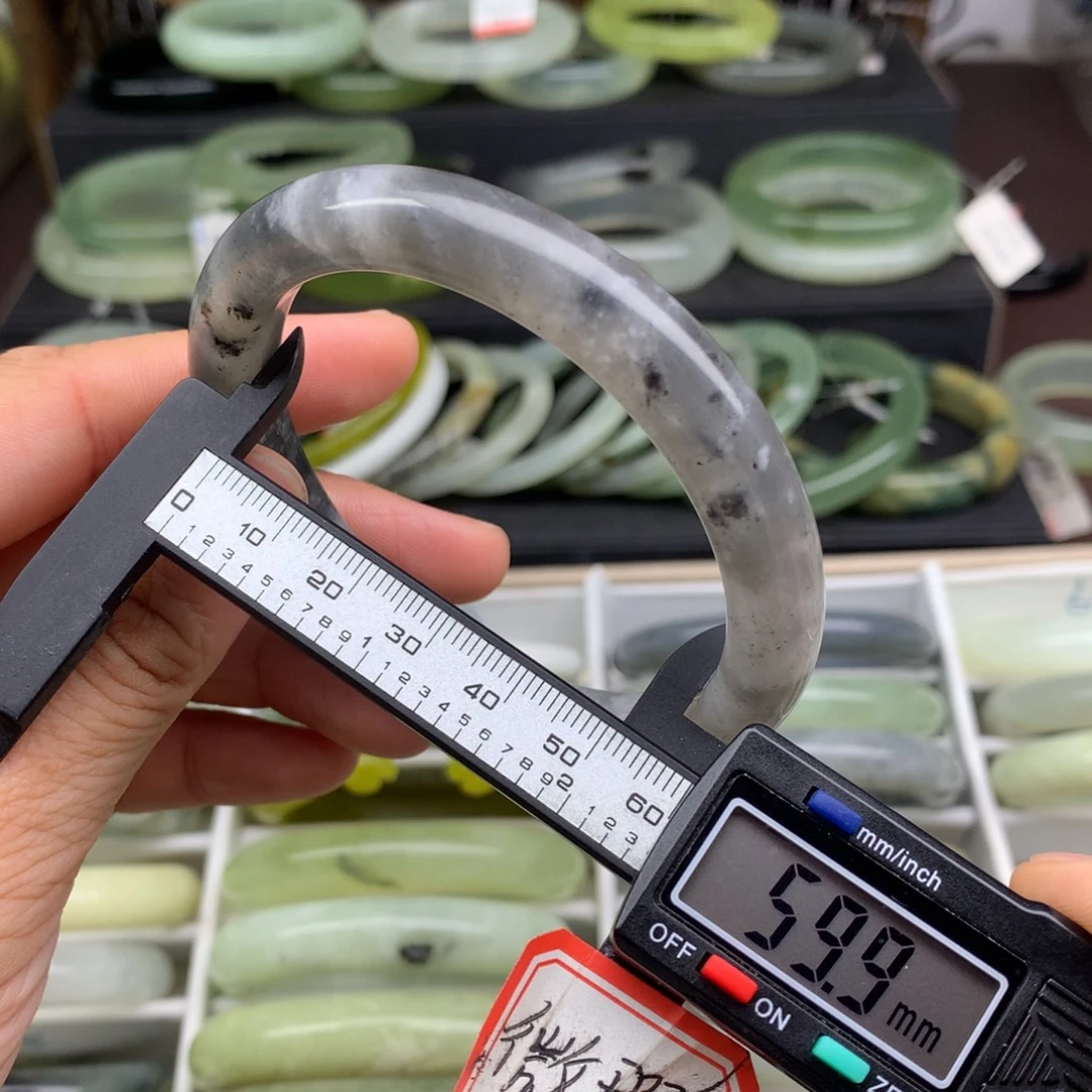 蛇纹石玉未镶嵌手镯597