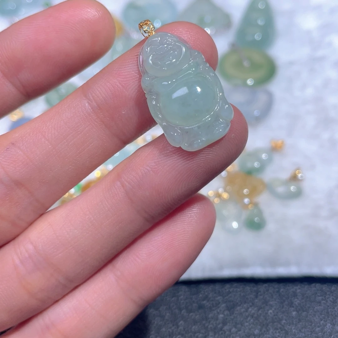 翡翠18K金镶嵌颈饰翡翠