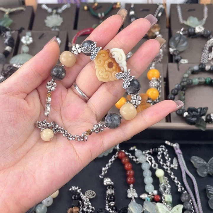 蛇纹石玉合金颈饰