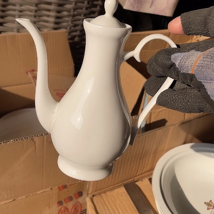 瓷片高骨瓷酒壶一个 微瑕疵