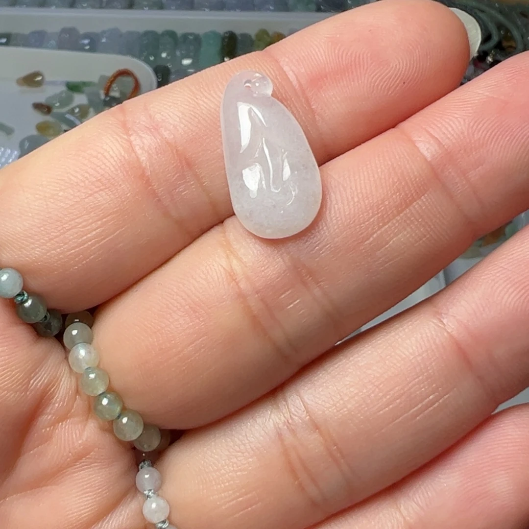 翡翠未镶嵌颈饰玉兰花一个