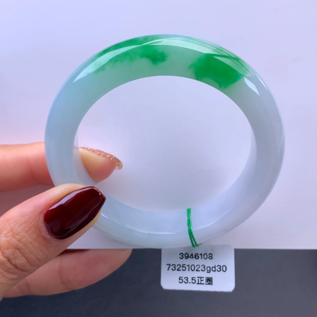 翡翠未镶嵌手镯细糯化胶阳绿手镯（牛毛细纹）