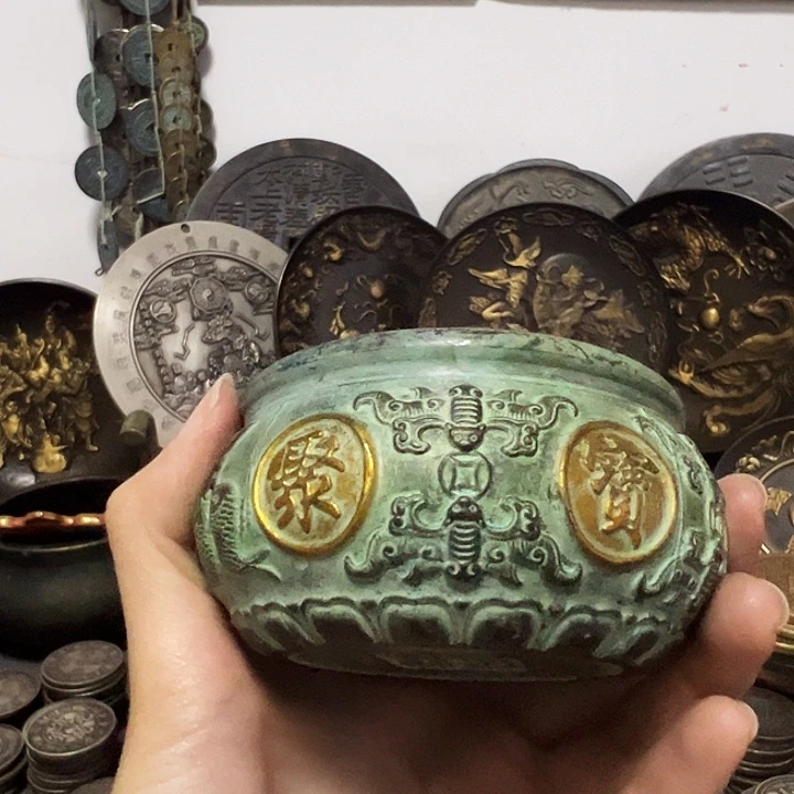 斌***@金属复古工艺品摆件
