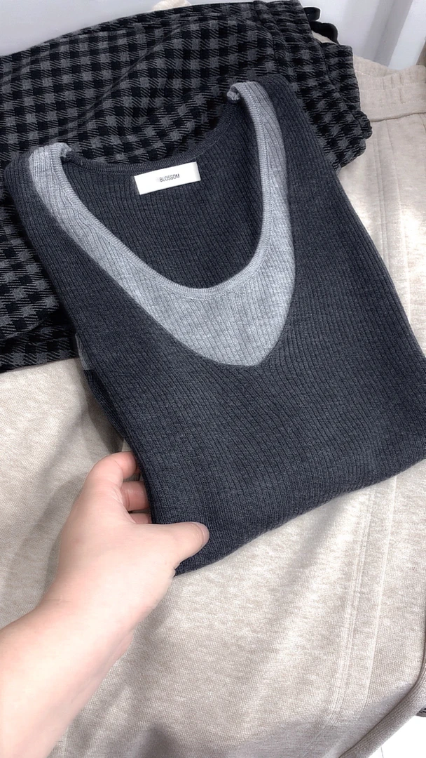 宝衣家 春款气质灰假两件套头衫