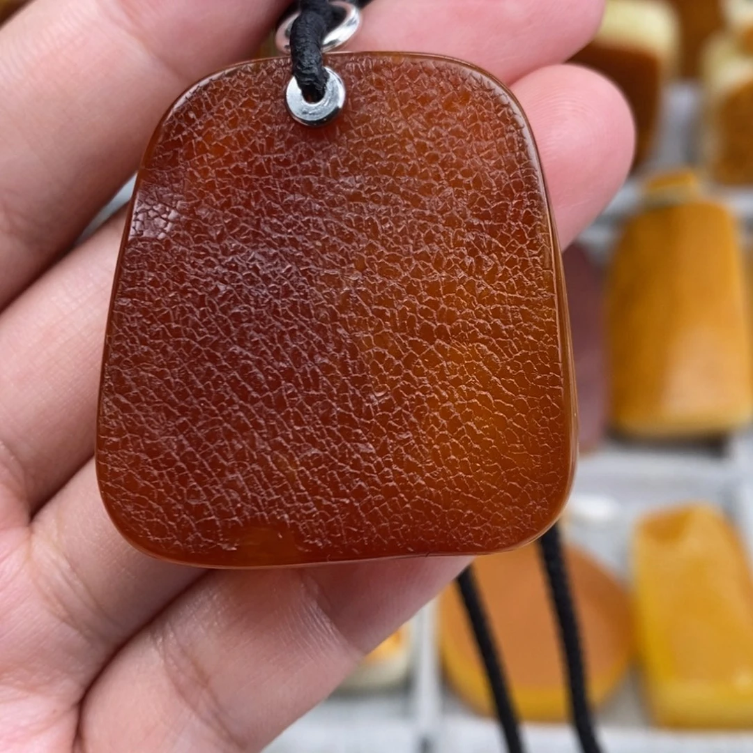 琥珀吊坠(赠链)未镶嵌