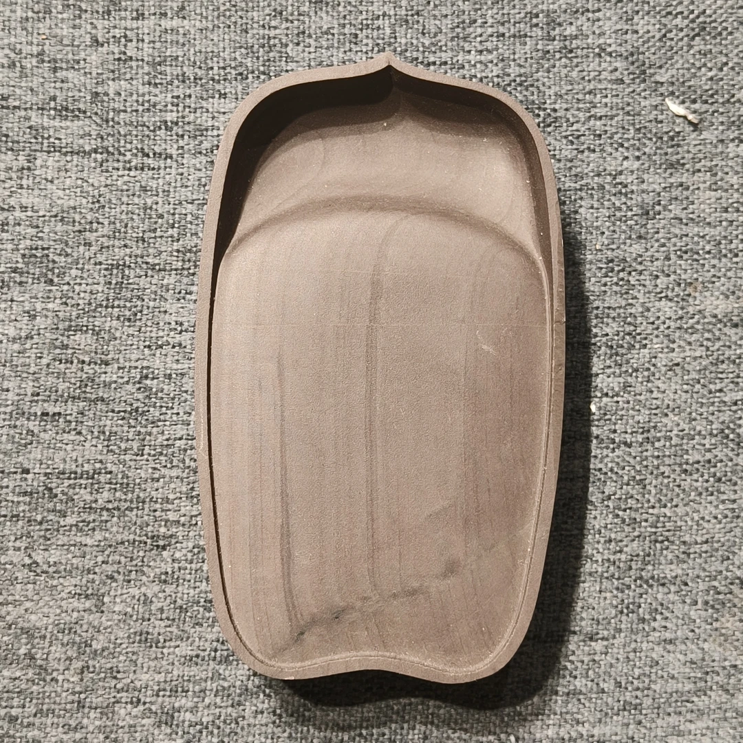 老坑洮砚，喇嘛崖老坑鸊鷉血莲瓣砚，尺寸10.2*6.2*2厘米