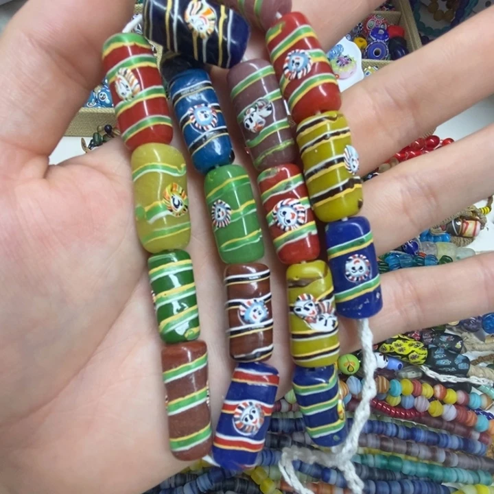 琉璃颈饰西亚人脸方糖