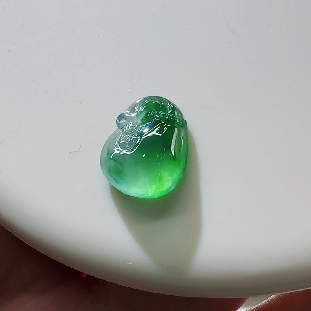 翡翠颈饰未镶嵌裸石