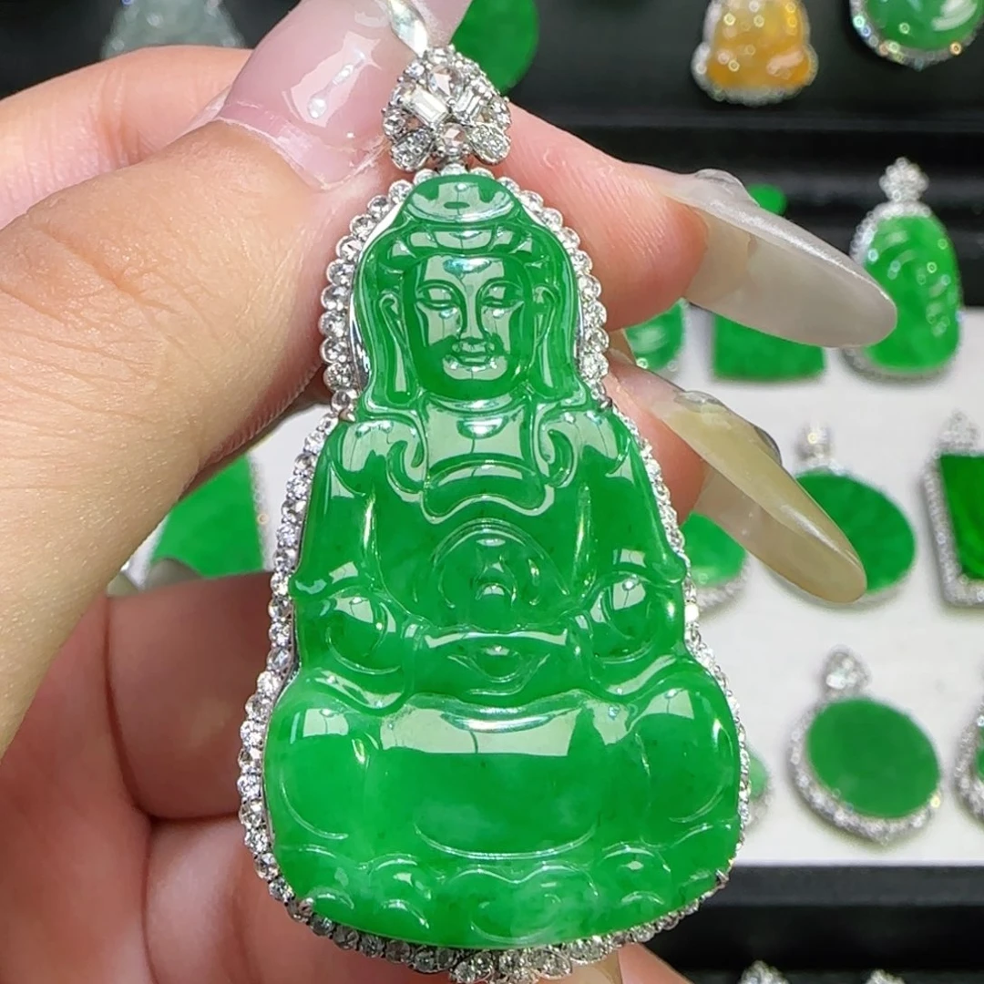 翡翠18K金镶嵌颈饰