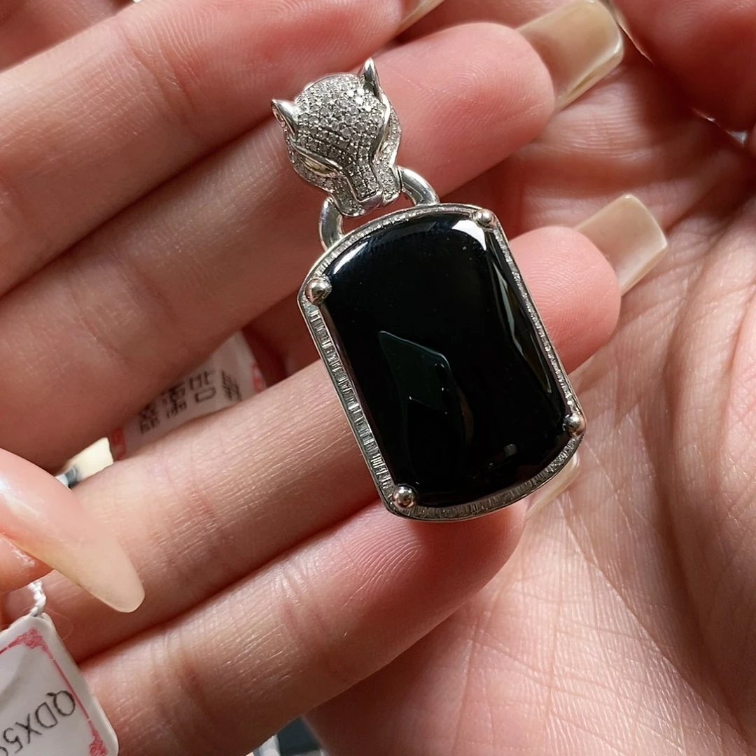 翡翠颈饰18K金镶嵌转*点1。