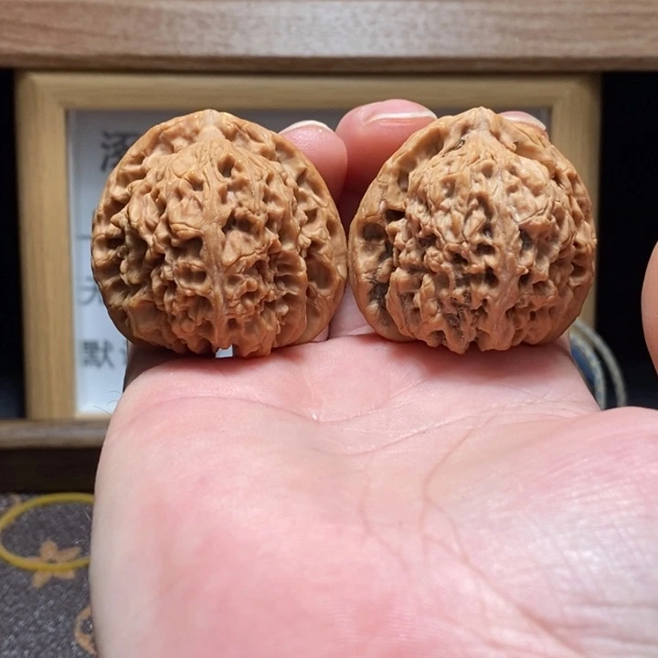 文玩核桃吊坠南疆有黄41/38/38