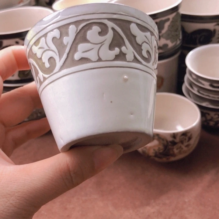 磁州窑纯手工白刻主人杯有瑕