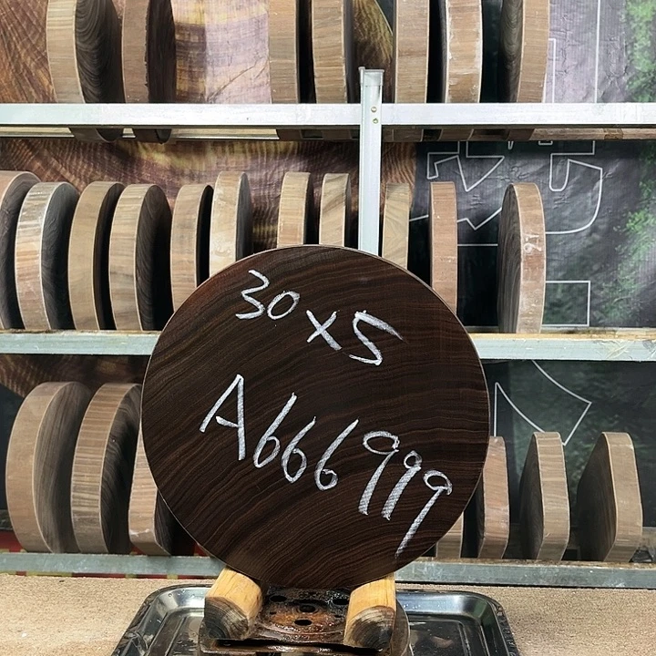 正宗蚬木菜板圆形