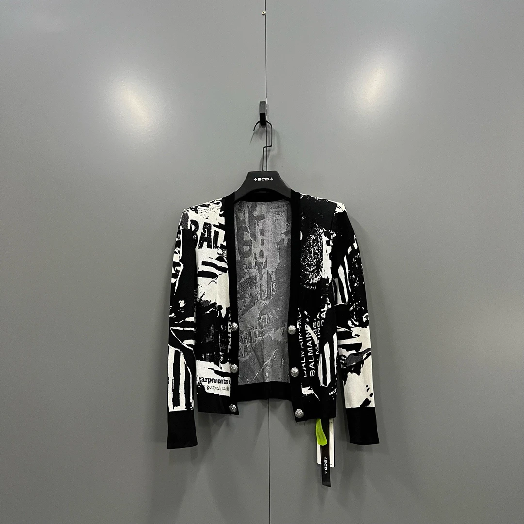 99新 BALMAIN/巴尔曼 （zz2）拼色图案印花开衫 52码/606231/无领标