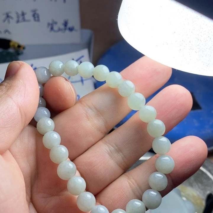 翡翠颈饰未镶嵌好