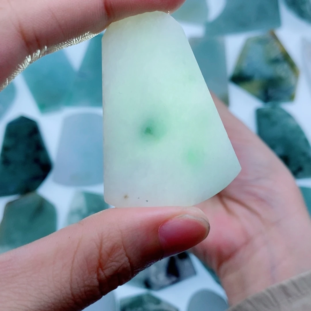 翡翠挂件未镶嵌天然翡翠