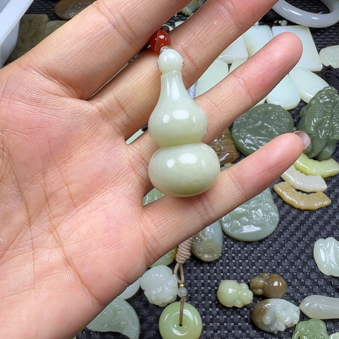 和田玉未镶嵌吊坠(不含链)