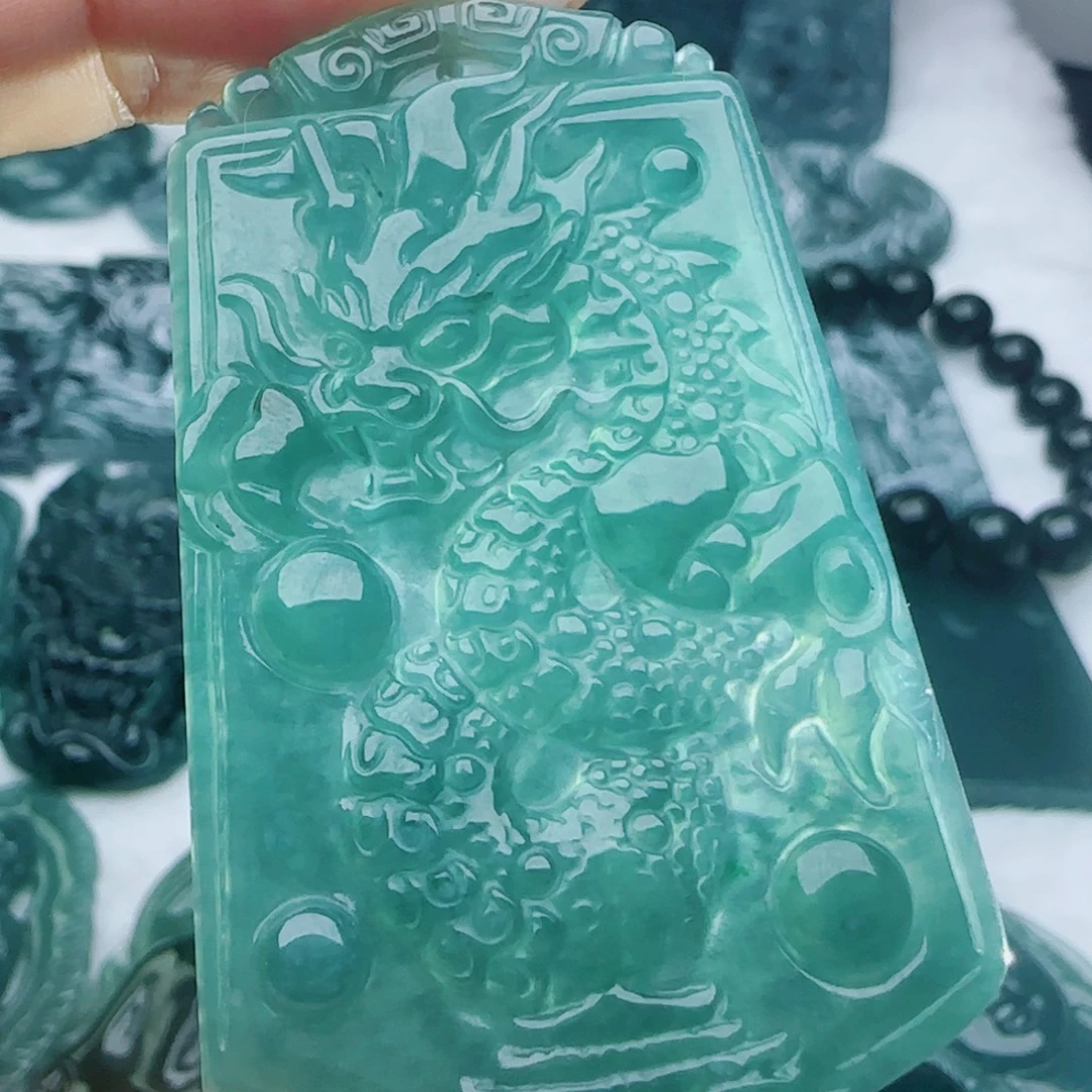 颈饰未镶嵌翡翠多样性发货天然的A货翡翠