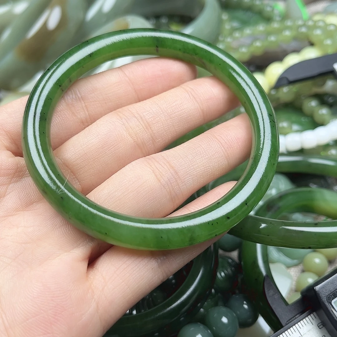 香***人和田玉（碧玉）未镶嵌手镯59