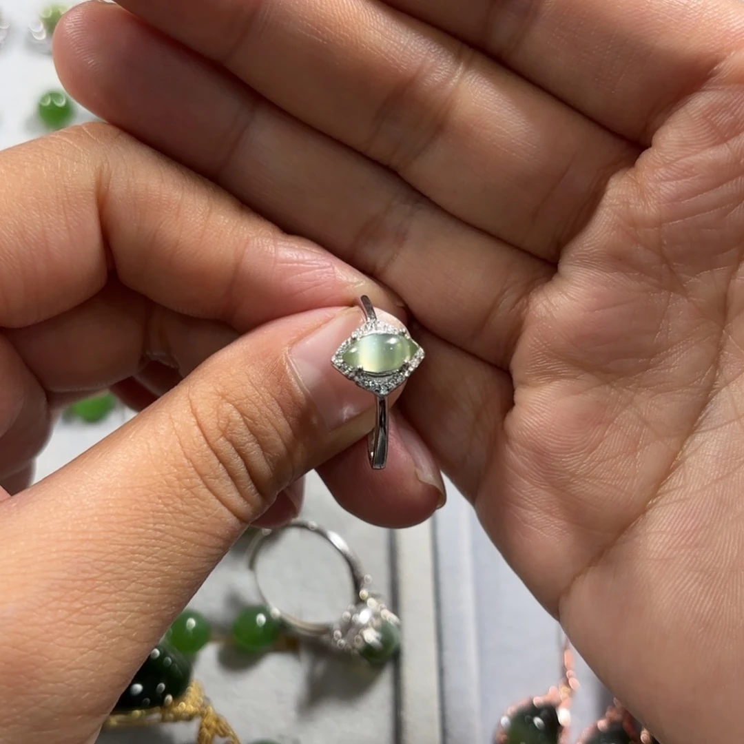 颈饰银S925镶嵌和田玉（碧玉）戒指