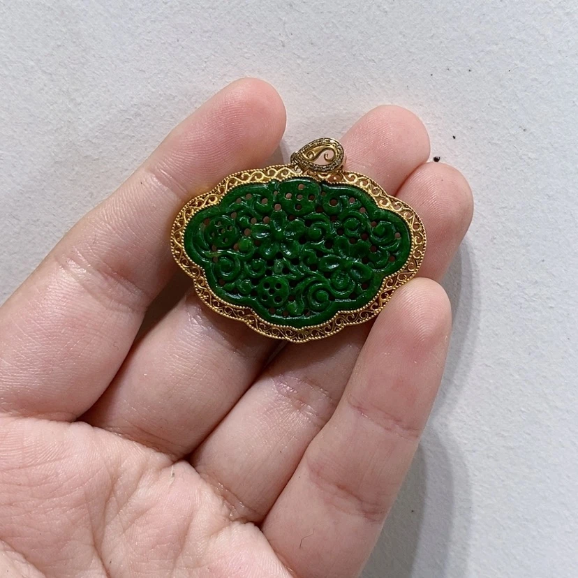 【闪购商品】颈饰18K金镶嵌翡翠