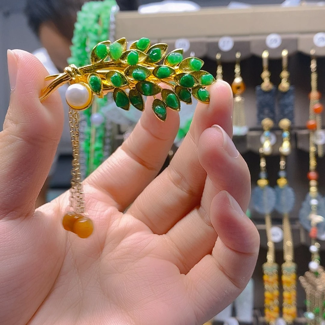 未镶嵌翡翠耳饰翡翠