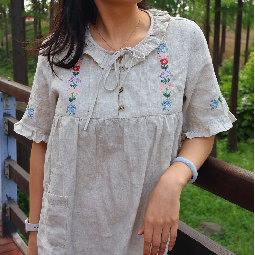 文艺雨露亚麻刺绣短袖连衣裙凉爽吸汗亚麻裙夏季宽松绣花荷叶领
