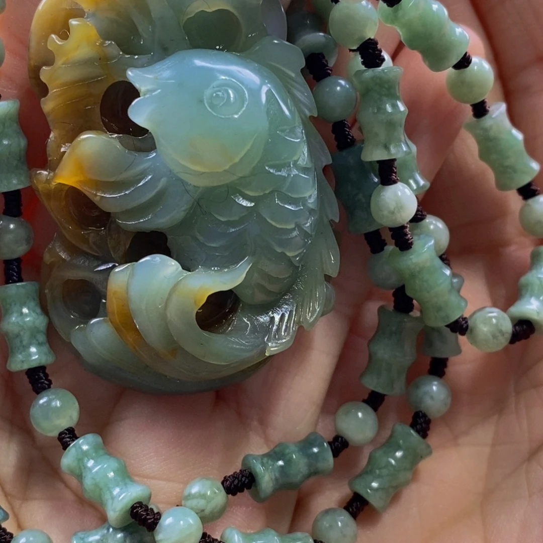 蛇纹石玉颈饰未镶嵌