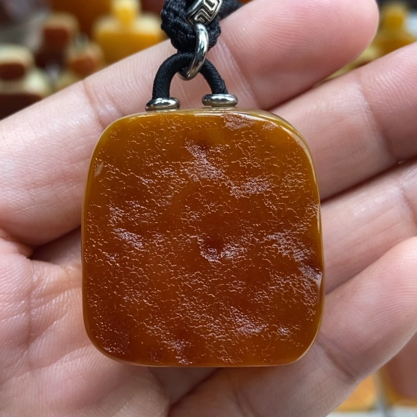 【闪购商品】琥珀颈饰未镶嵌
