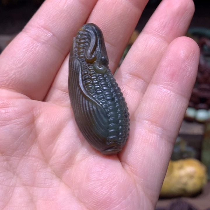 岫岩河磨玉（透闪石质玉）未镶嵌把件