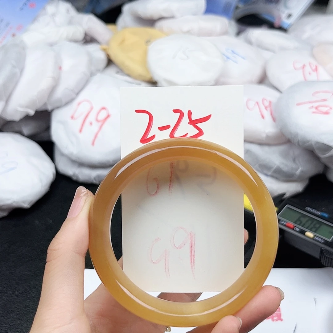 石英质玉未镶嵌手镯2.25