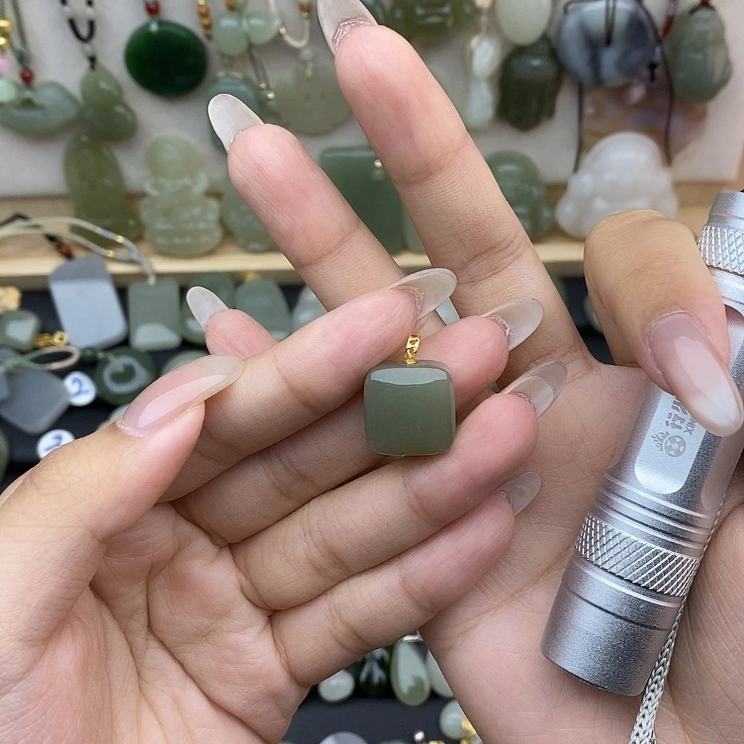 和田玉18K金镶嵌吊坠(不含链)
